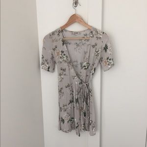 Pull&Bear floral wrap dress